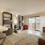 Frgk Athena Palm 1br Terrace, Ac & Ultra-fast Wi-fi