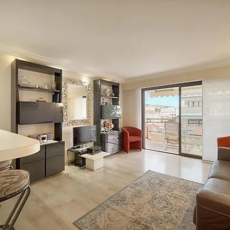 Frgk Athena Palm 1br Terrace, Ac & Ultra-fast Wi-fi
