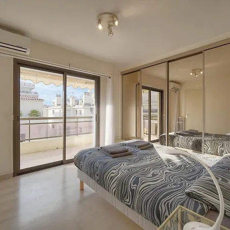 Frgk Athena Palm 1br Terrace, Ac & Ultra-fast Wi-fi Apartamento