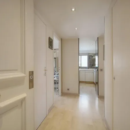 Frgk Athena Palm 1br Terrace, Ac & Ultra-fast Wi-fi * Cannes