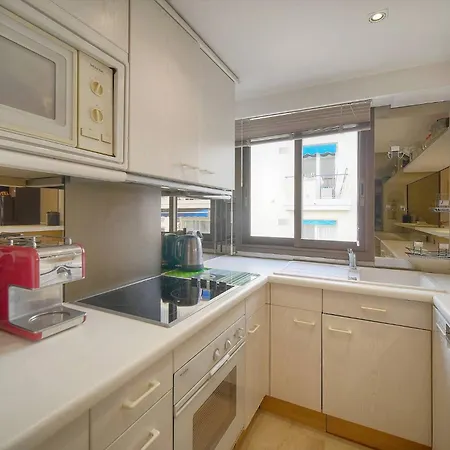 Frgk Athena Palm 1br Terrace, Ac & Ultra-fast Wi-fi Cannes