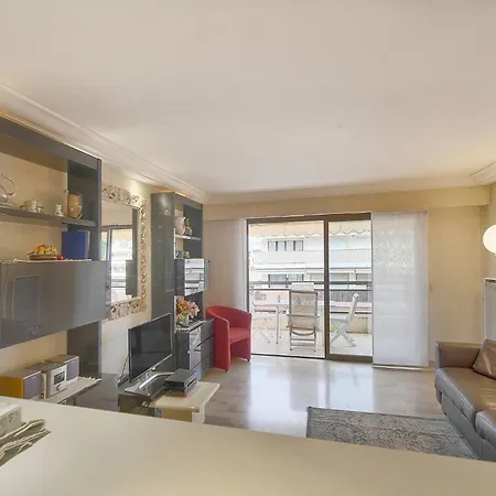 Frgk Athena Palm 1br Terrace, Ac & Ultra-fast Wi-fi * Cannes