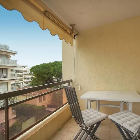 Frgk Athena Palm 1br Terrace, Ac & Ultra-fast Wi-fi Appartement