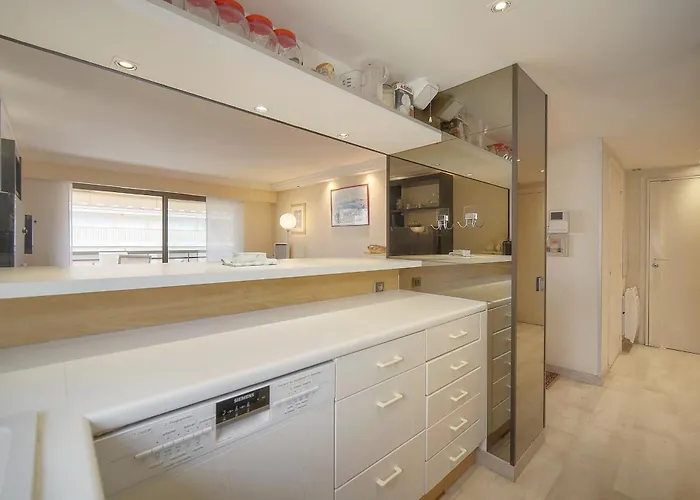 Daire Frgk Athena Palm 1br Terrace, Ac & Ultra-fast Wi-fi