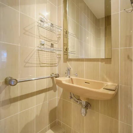 Frgk Athena Palm 1br Terrace, Ac & Ultra-fast Wi-fi